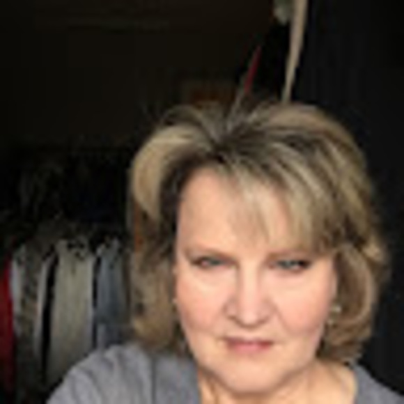 Meet your Posher, Leanne - Picture 1 of 1